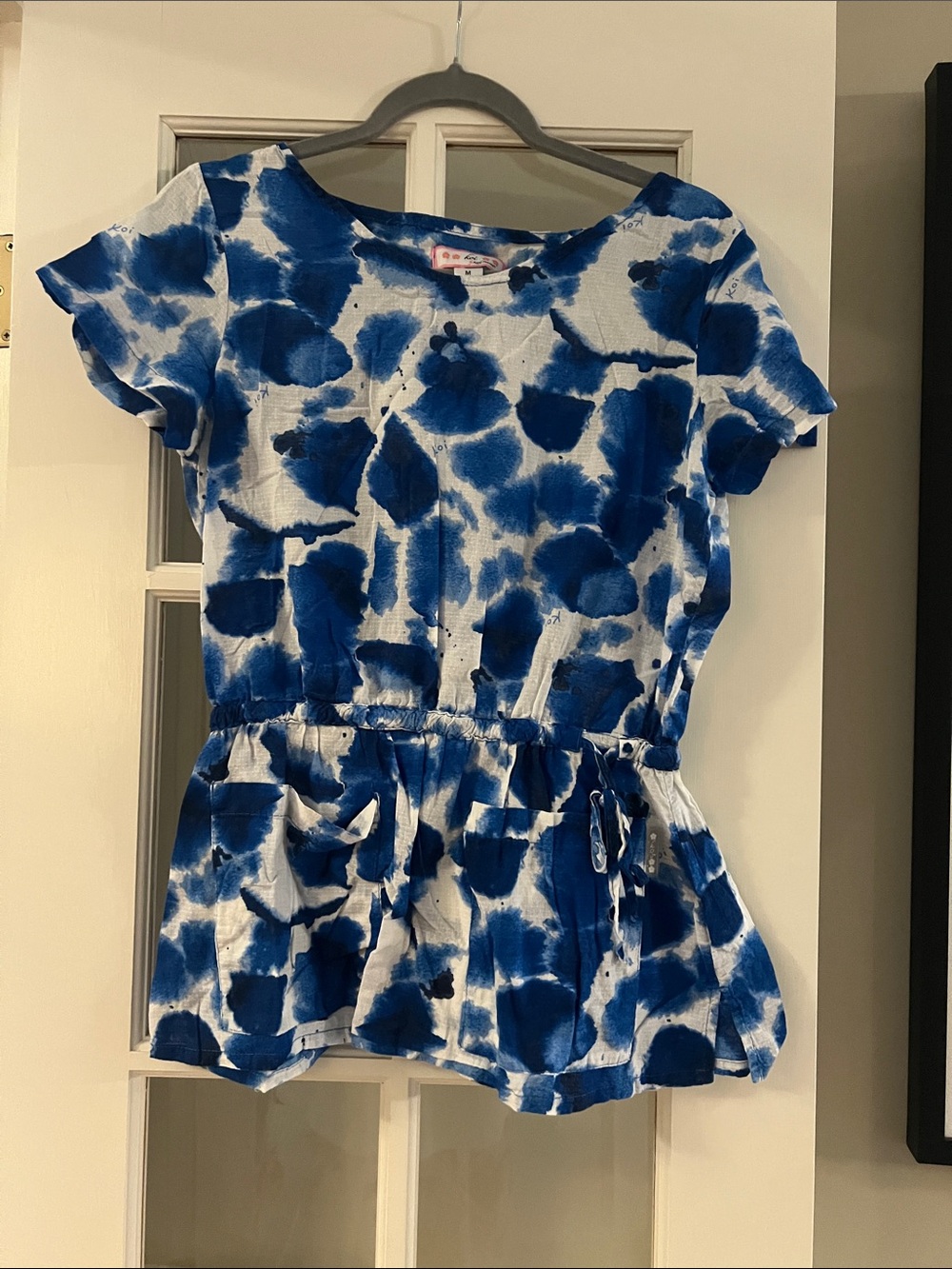 Koi Blue and White Abstrac Scrub Top